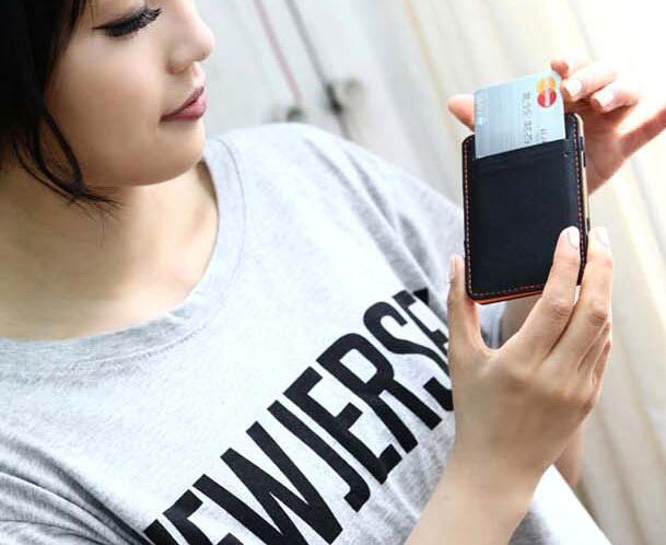 Minimalist Men’s Leather Wallet – Slim Card Holder