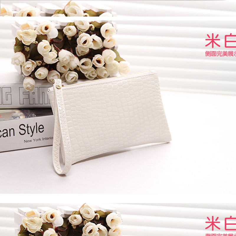 Women’s Minimalist Leather Wallet – Slim Card Holder Design