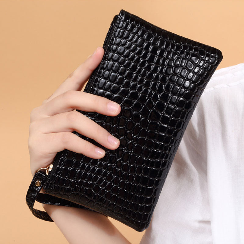 Women’s Minimalist Leather Wallet – Slim Card Holder Design