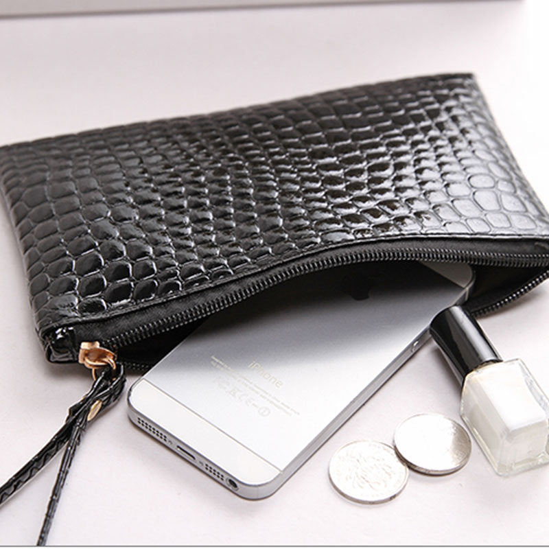 Women’s Minimalist Leather Wallet – Slim Card Holder Design