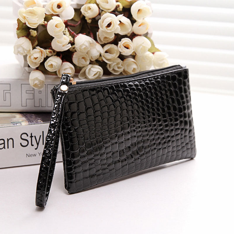 Women’s Minimalist Leather Wallet – Slim Card Holder Design