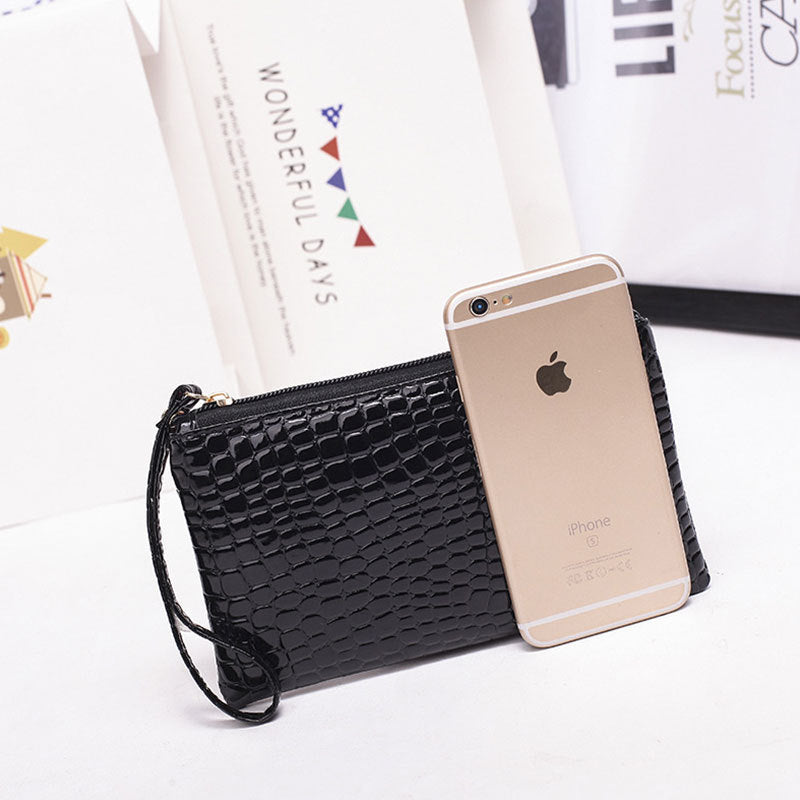 Women’s Minimalist Leather Wallet – Slim Card Holder Design