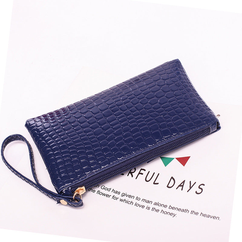 Women’s Minimalist Leather Wallet – Slim Card Holder Design